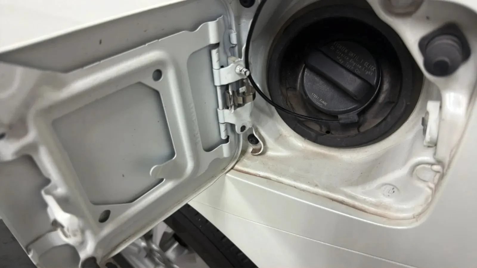 Used 2016 Nissan Pathfinder SV FWD image 30