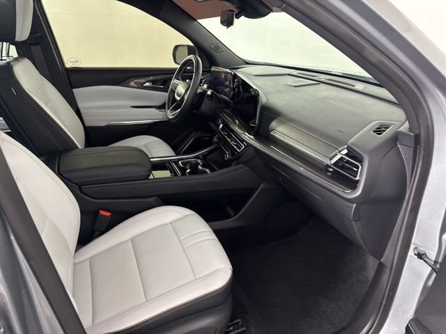 Used 2025 Chevrolet Traverse High Country image 17