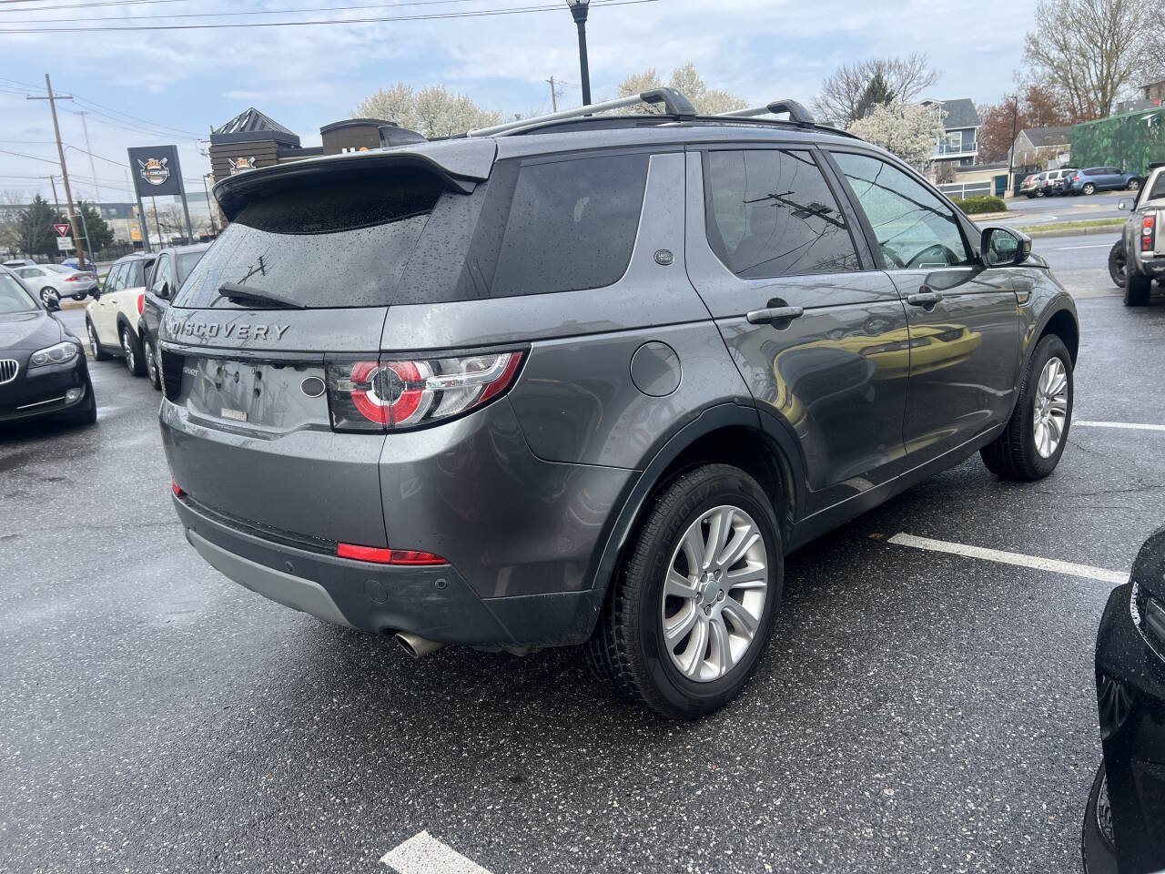 Used 2017 Land Rover Discovery Sport SE AWD/4WD image 4