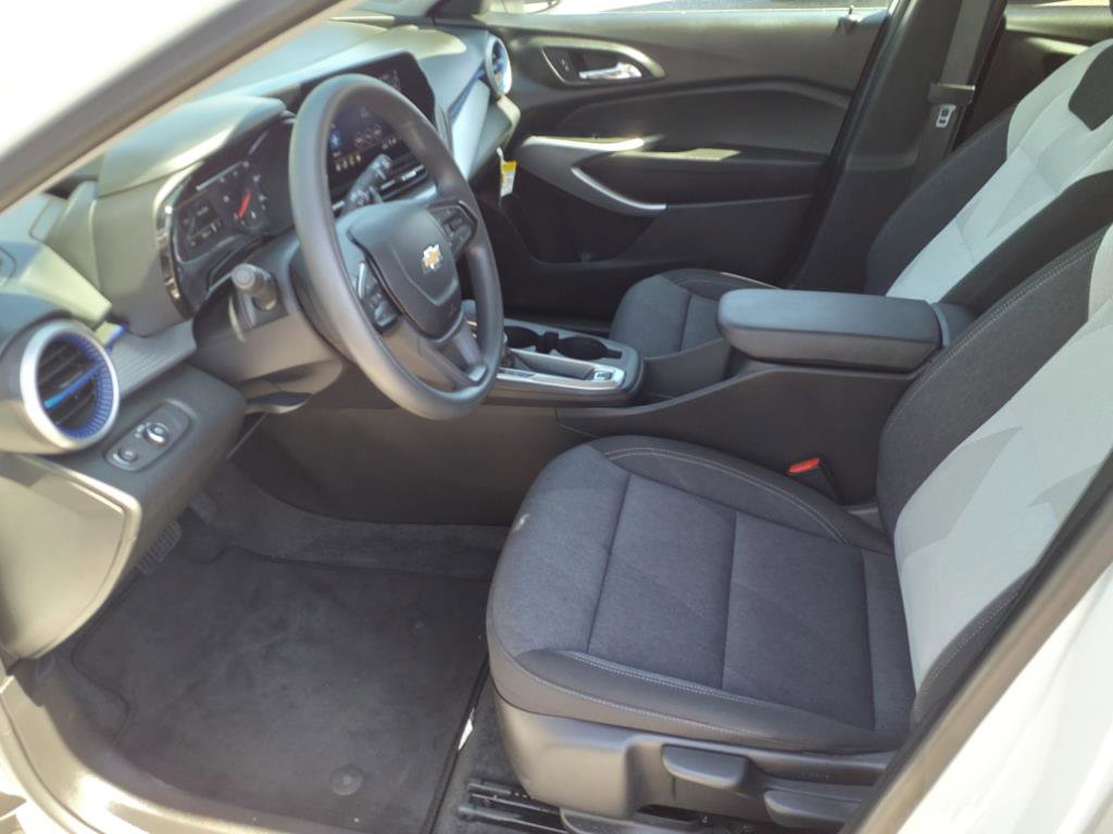 Used 2024 Chevrolet Trax LS image 7