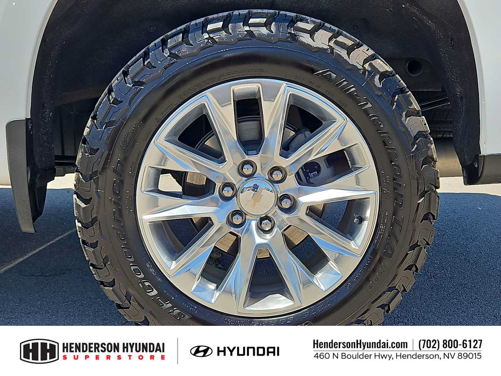 Used 2021 Chevrolet Silverado 1500 LTZ w/ LTZ Premium Package AWD/4WD image 12