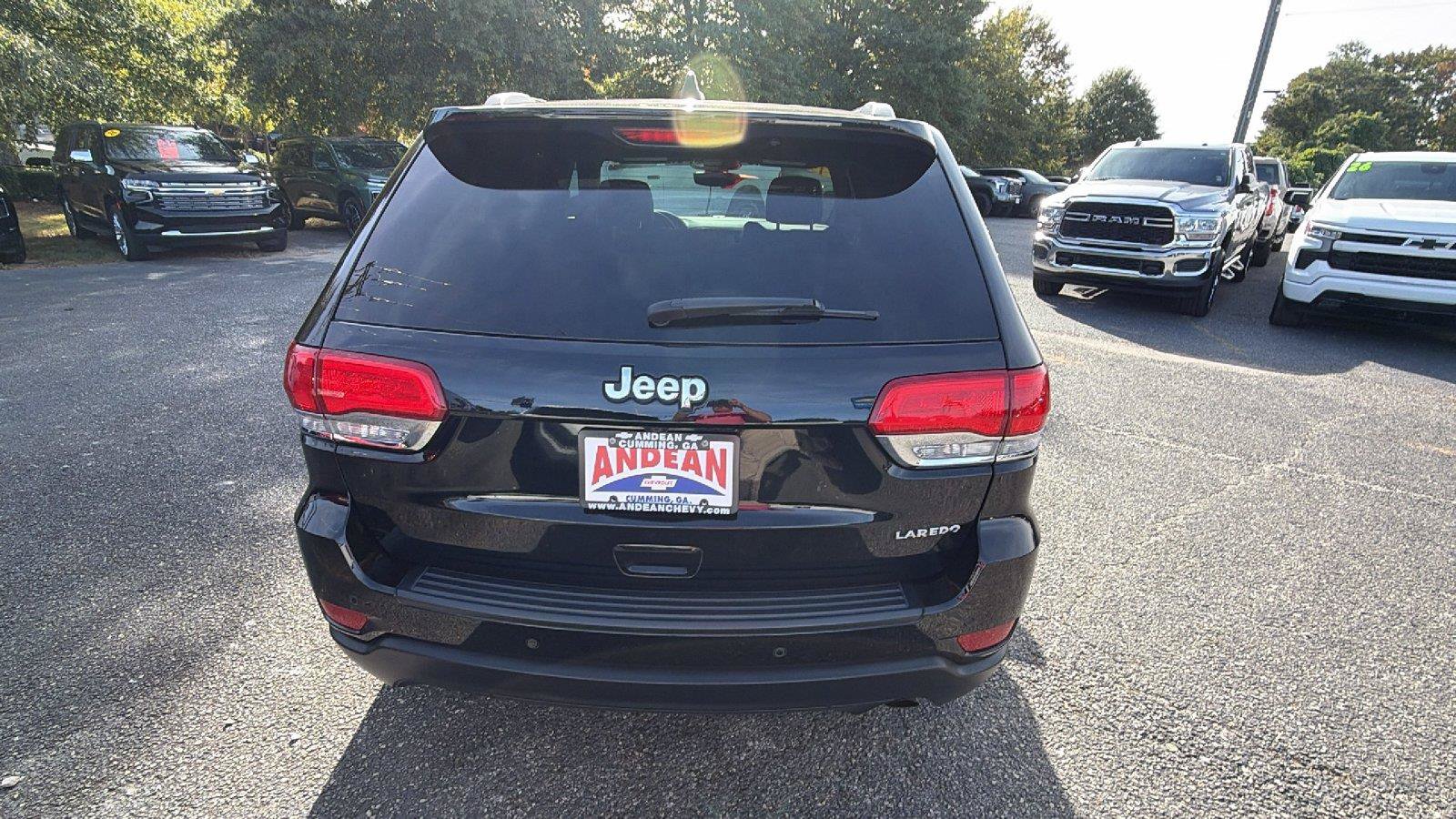 Used 2019 Jeep Grand Cherokee Laredo w/ Laredo X Package RWD image 8