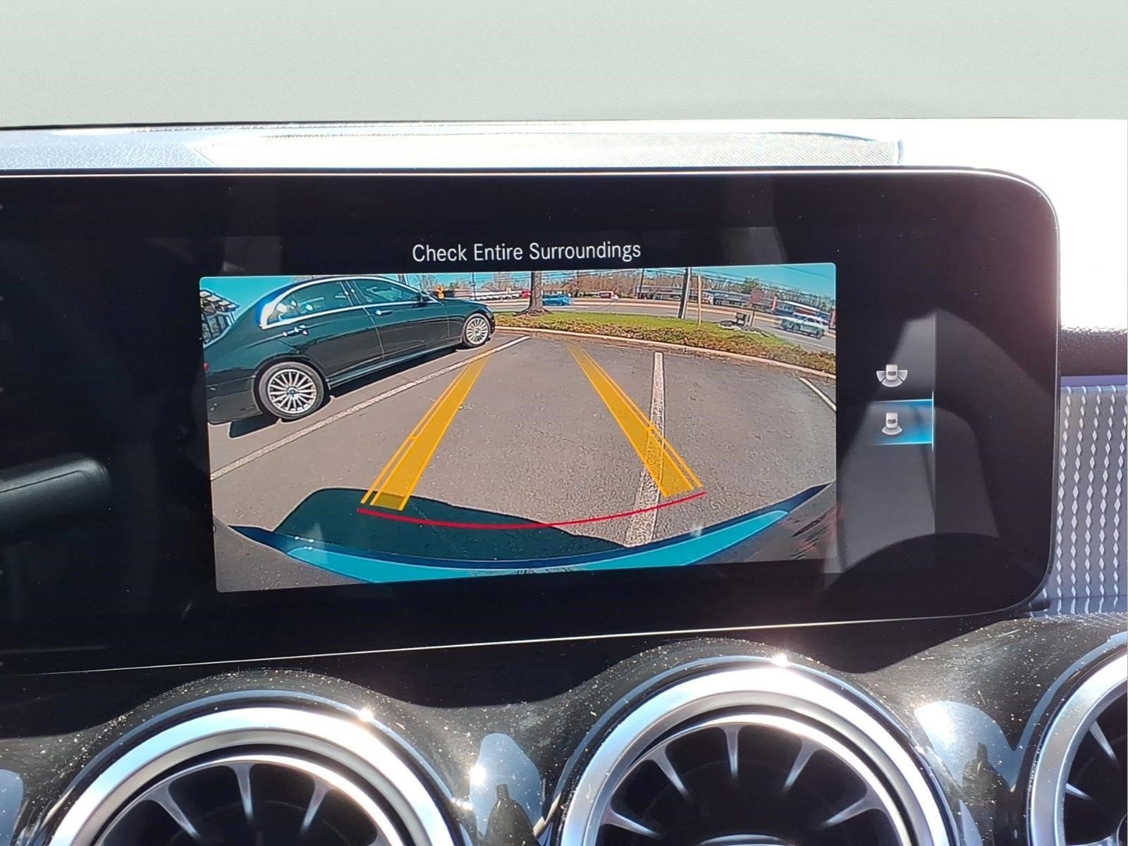 Certified 2022 Mercedes-Benz GLB 250 4MATIC image 33