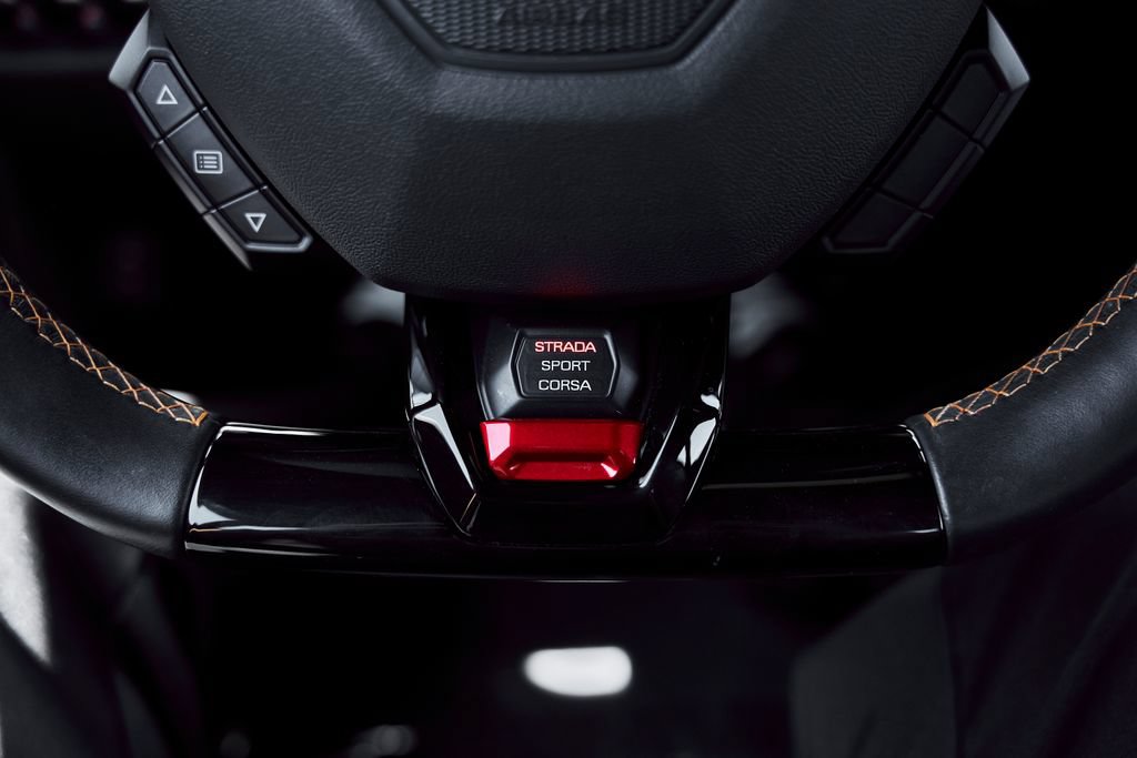 Used 2021 Lamborghini Huracan EVO RWD image 56