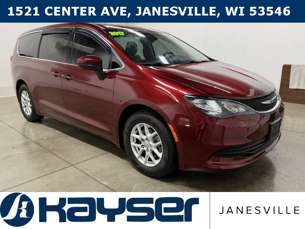 Used 2017 Chrysler Pacifica Touring image 3