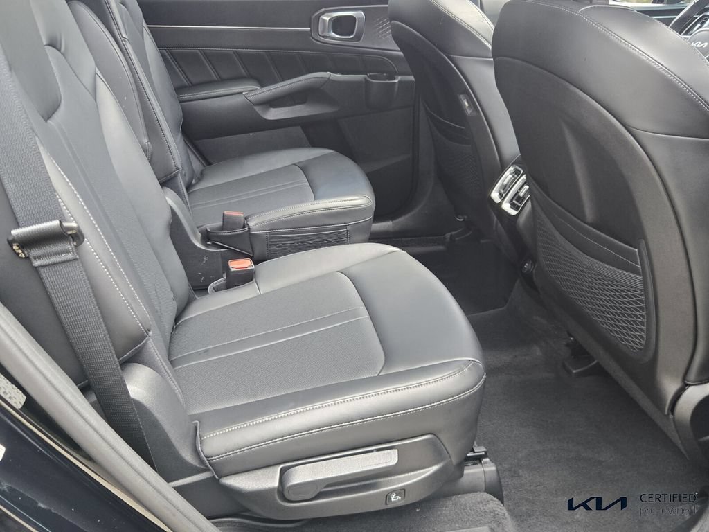 Certified 2023 Kia Sorento SX FWD image 17