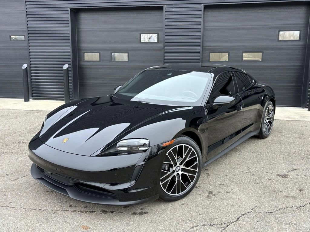 Used 2022 Porsche Taycan image 6