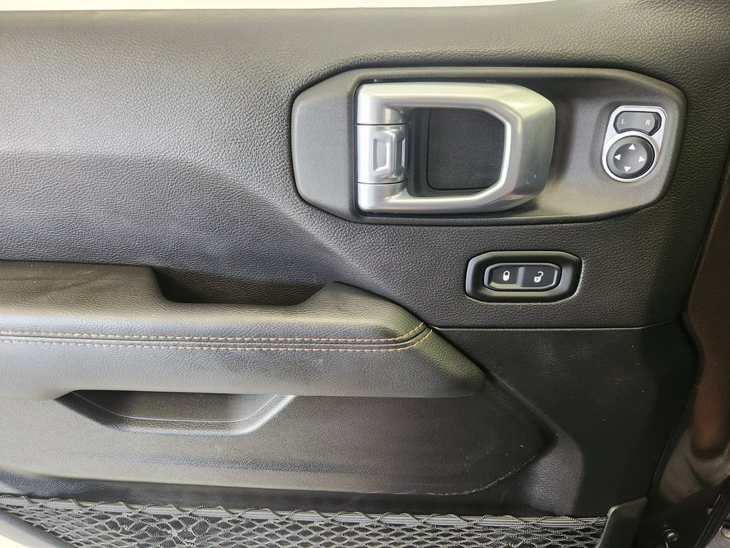 Used 2021 Jeep Wrangler Unlimited Sahara AWD/4WD image 22