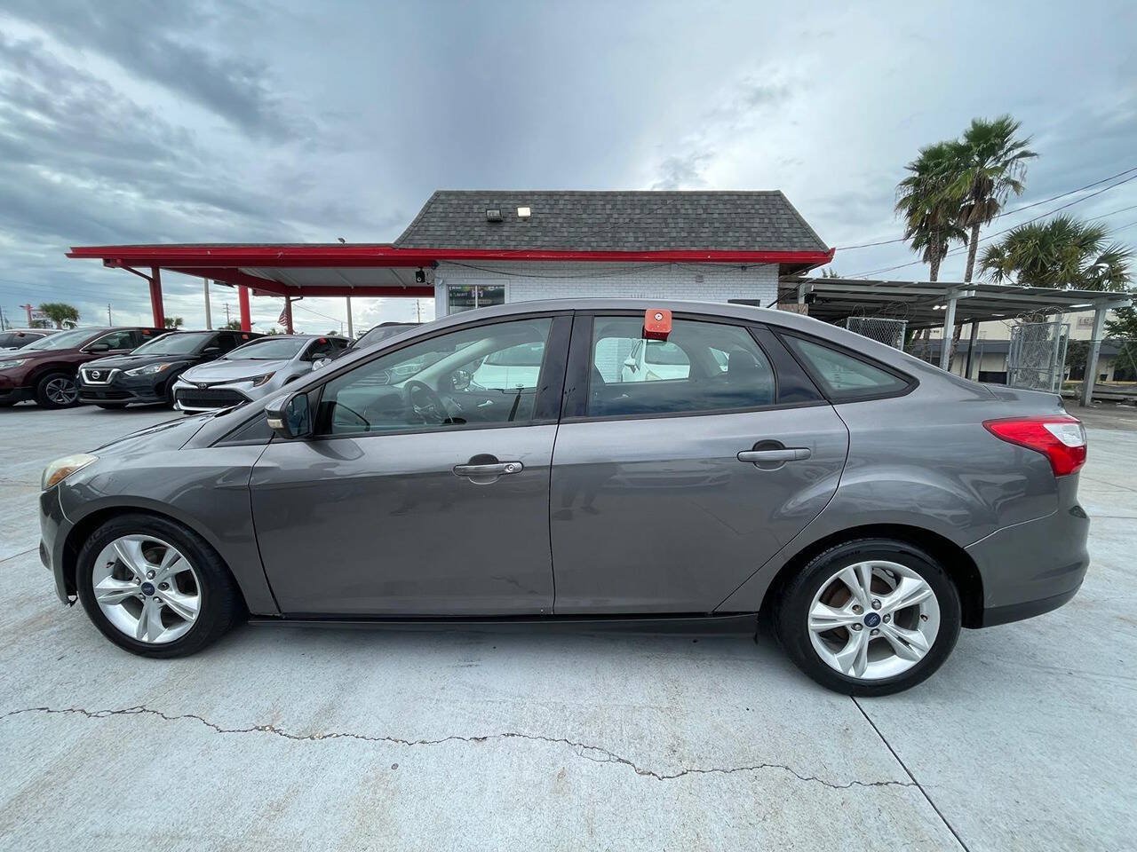 Used 2014 Ford Focus SE FWD image 5