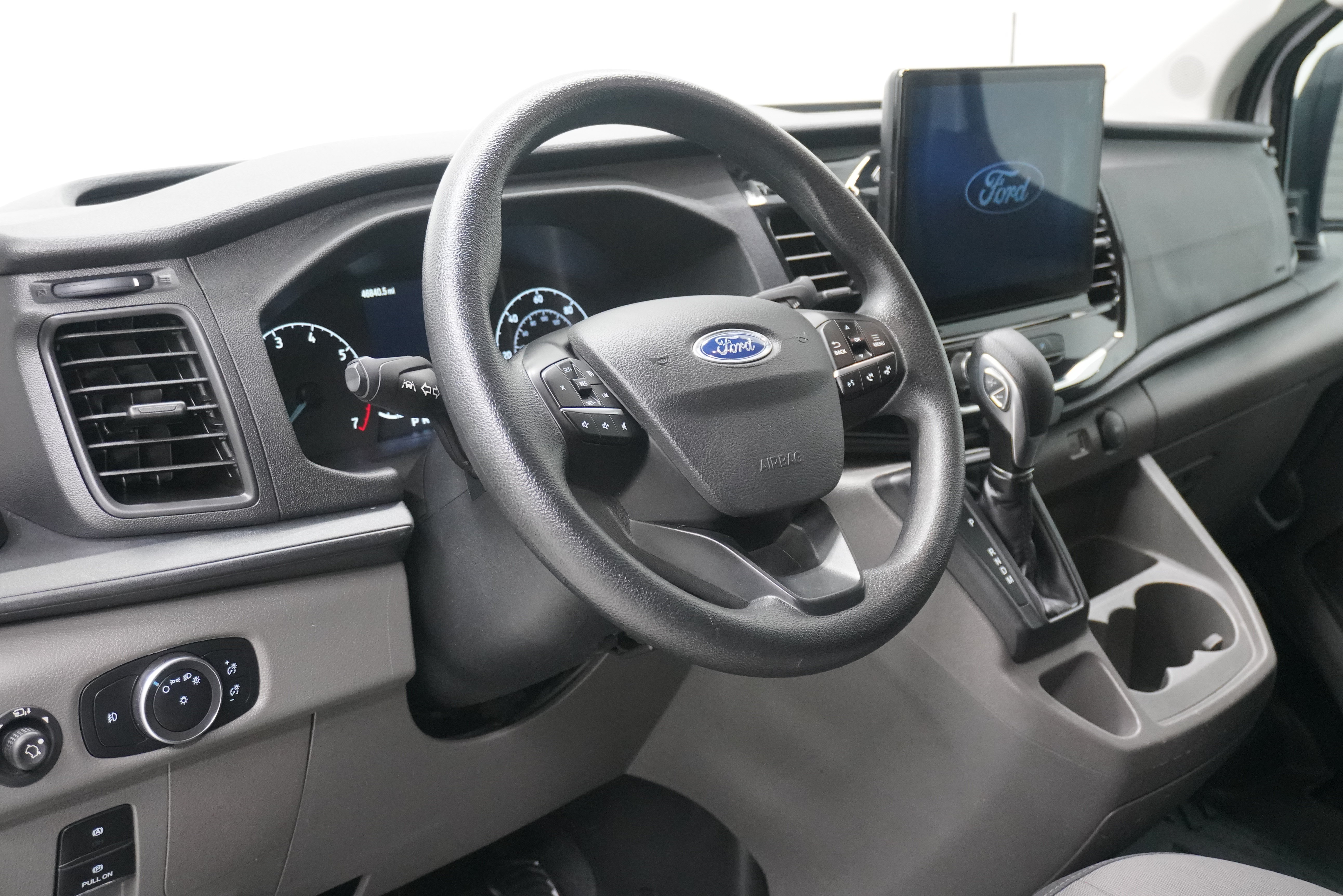 Used 2023 Ford Transit 350 XLT RWD image 9