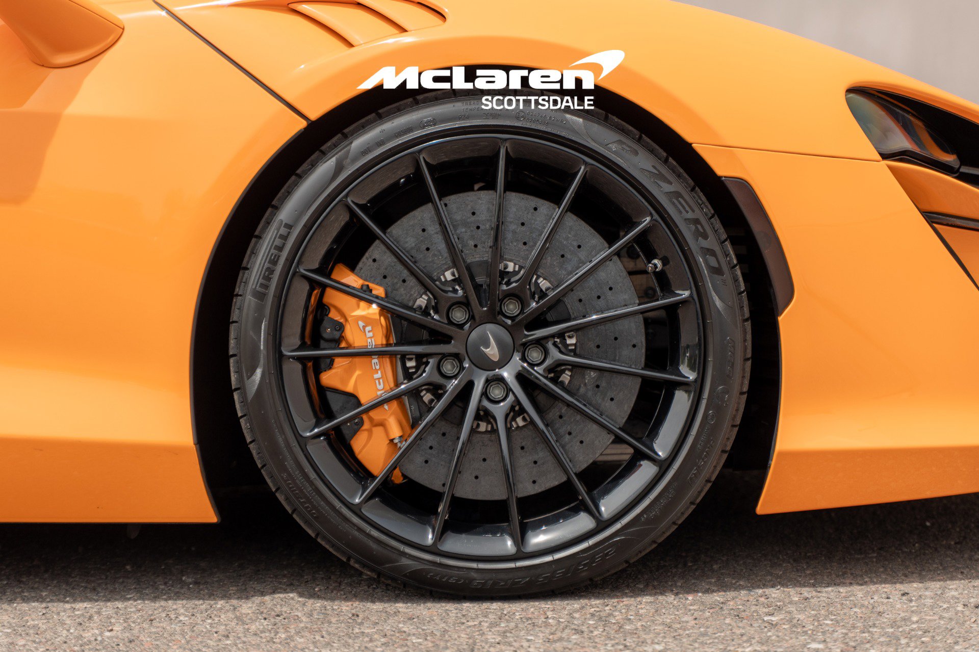 Used 2026 McLaren Artura Spider RWD image 29