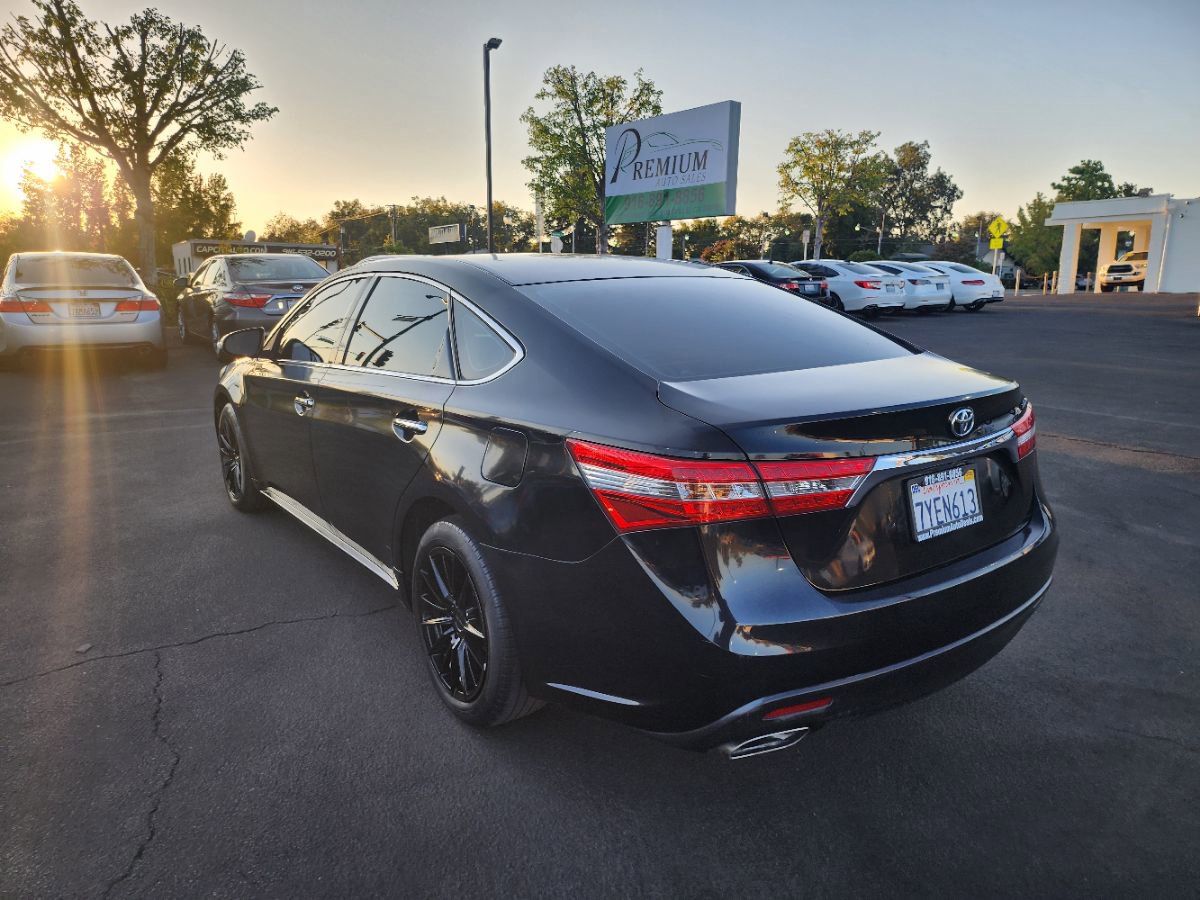 Used 2013 Toyota Avalon XLE Premium image 3