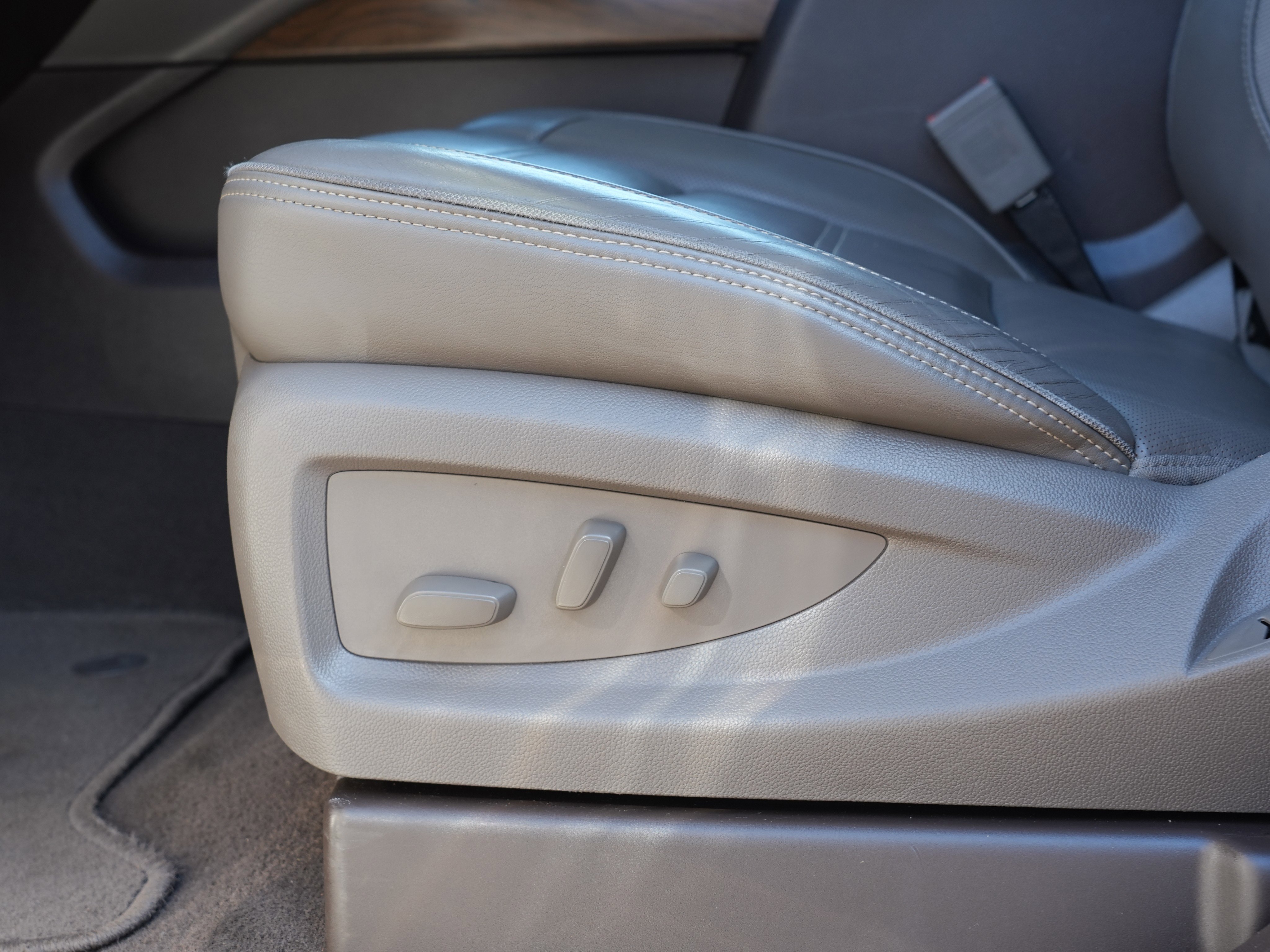 Used 2019 GMC Yukon XL Denali w/ Open Road Package image 15