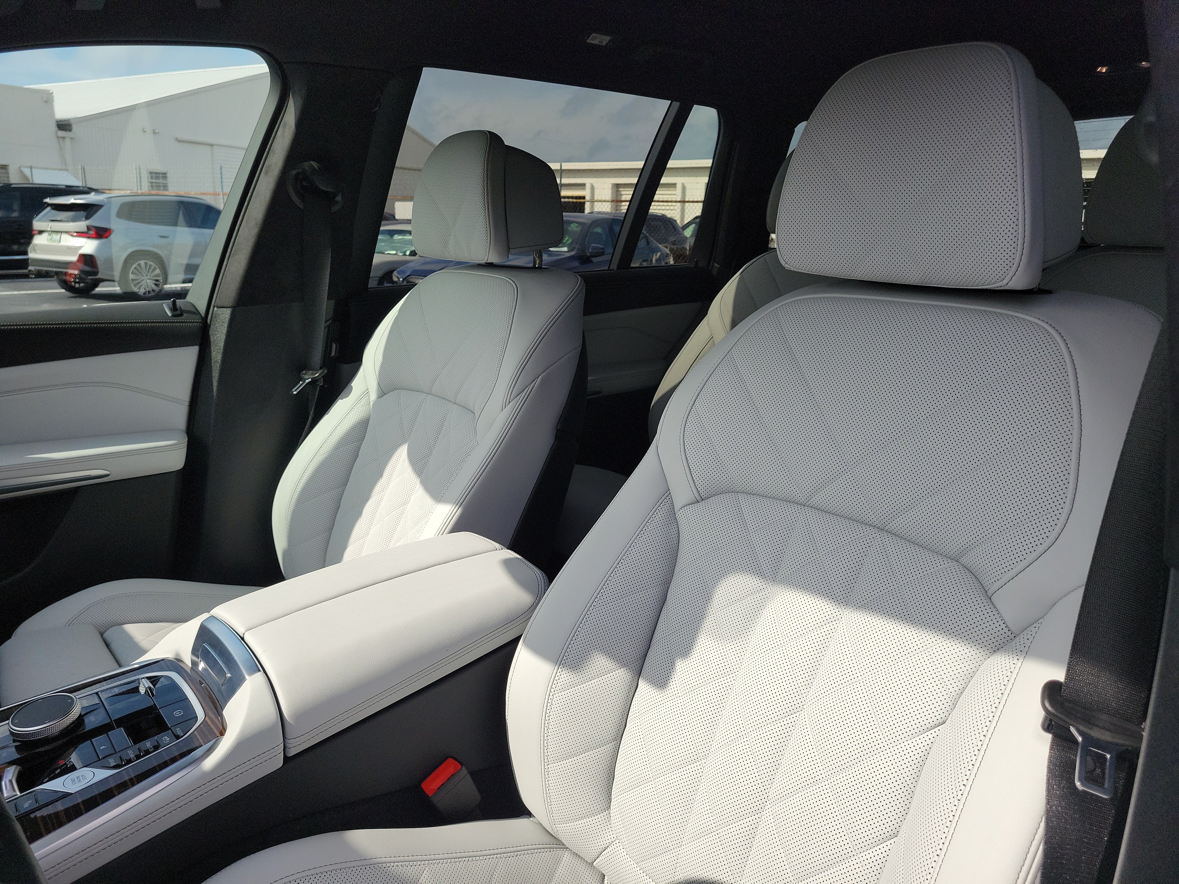 Used 2027 BMW X7 xDrive40i w/ M Sport Package AWD/4WD image 22