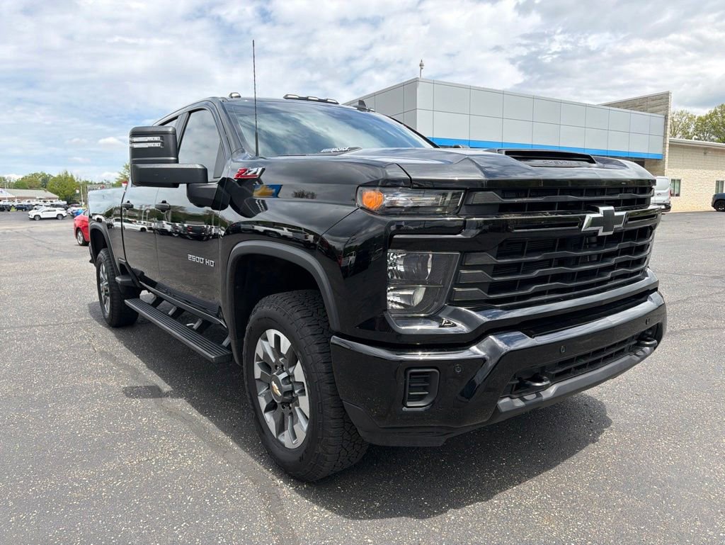 Used 2025 Chevrolet Silverado 2500 Custom w/ Custom Value Package AWD/4WD image 2