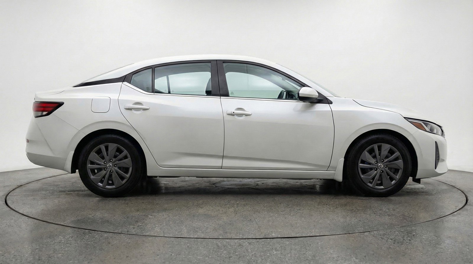 Used 2025 Nissan Sentra S FWD image 11
