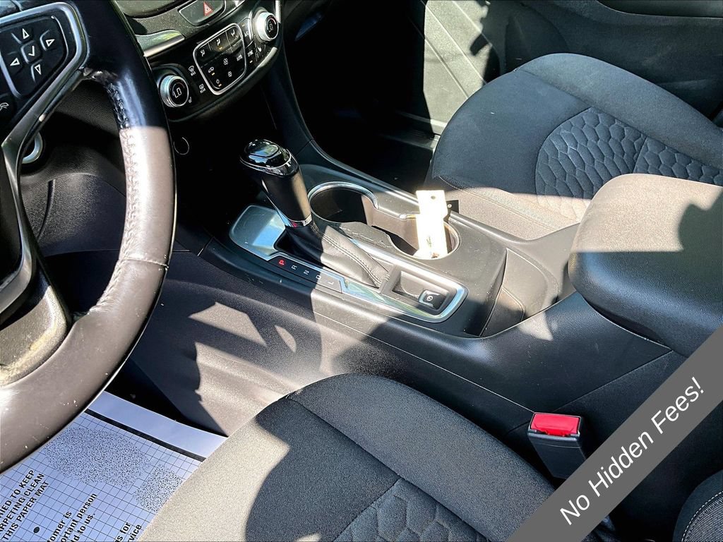 Used 2018 Chevrolet Equinox LT FWD image 13