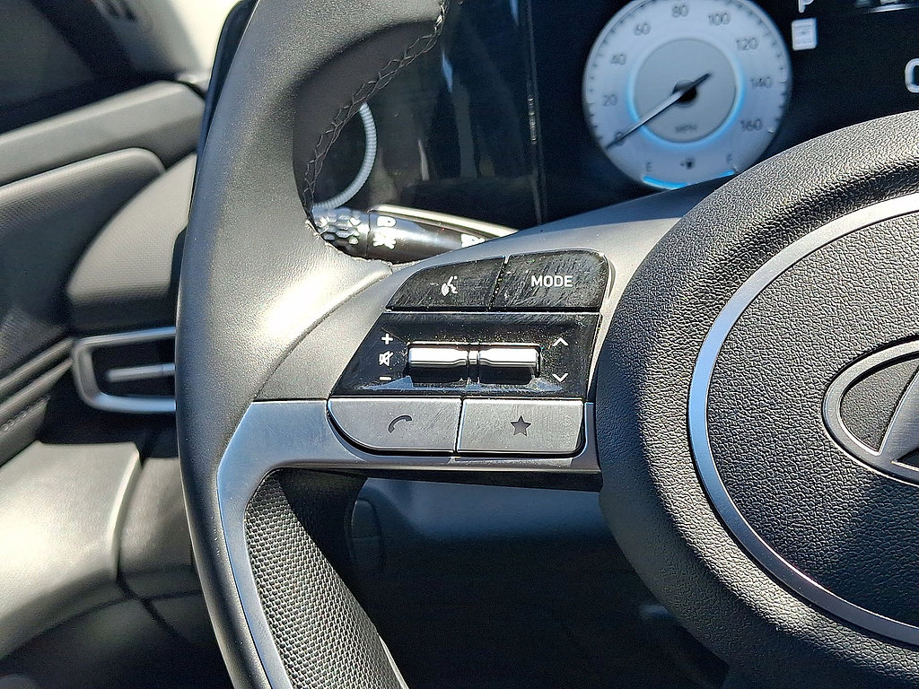 Certified 2025 Hyundai Elantra SEL FWD image 17
