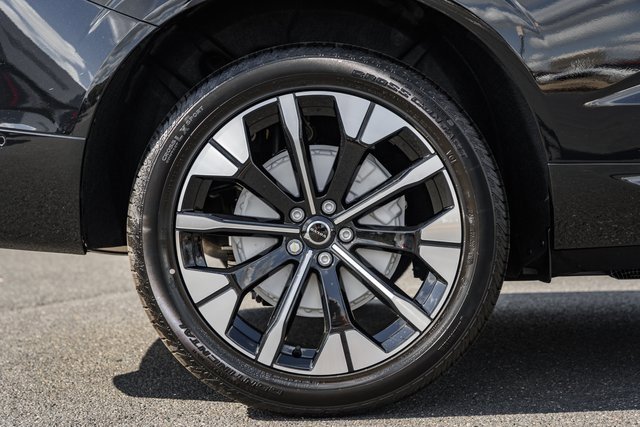 New 2026 Volvo XC60 B5 Plus w/ Protection Package Premier image 18