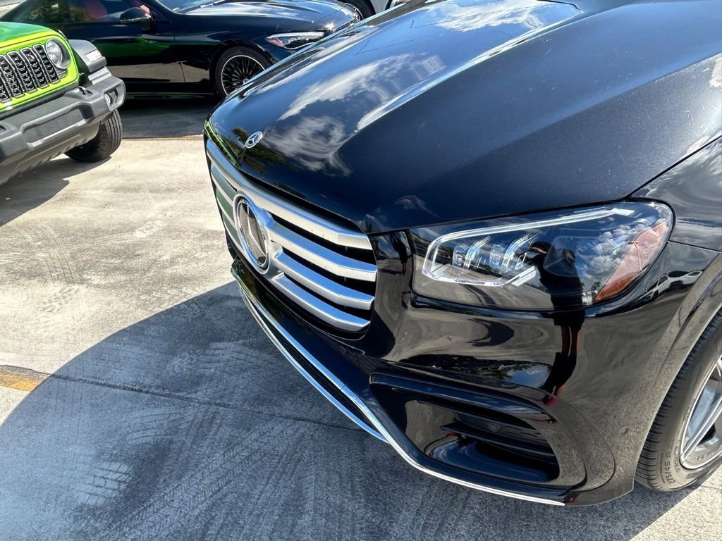 Used 2024 Mercedes-Benz GLS 450 4MATIC w/ AMG Line Exterior image 16