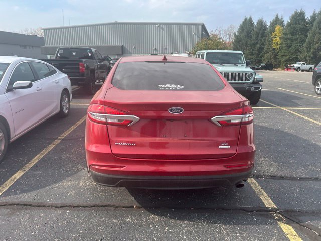 Used 2020 Ford Fusion SE FWD image 3