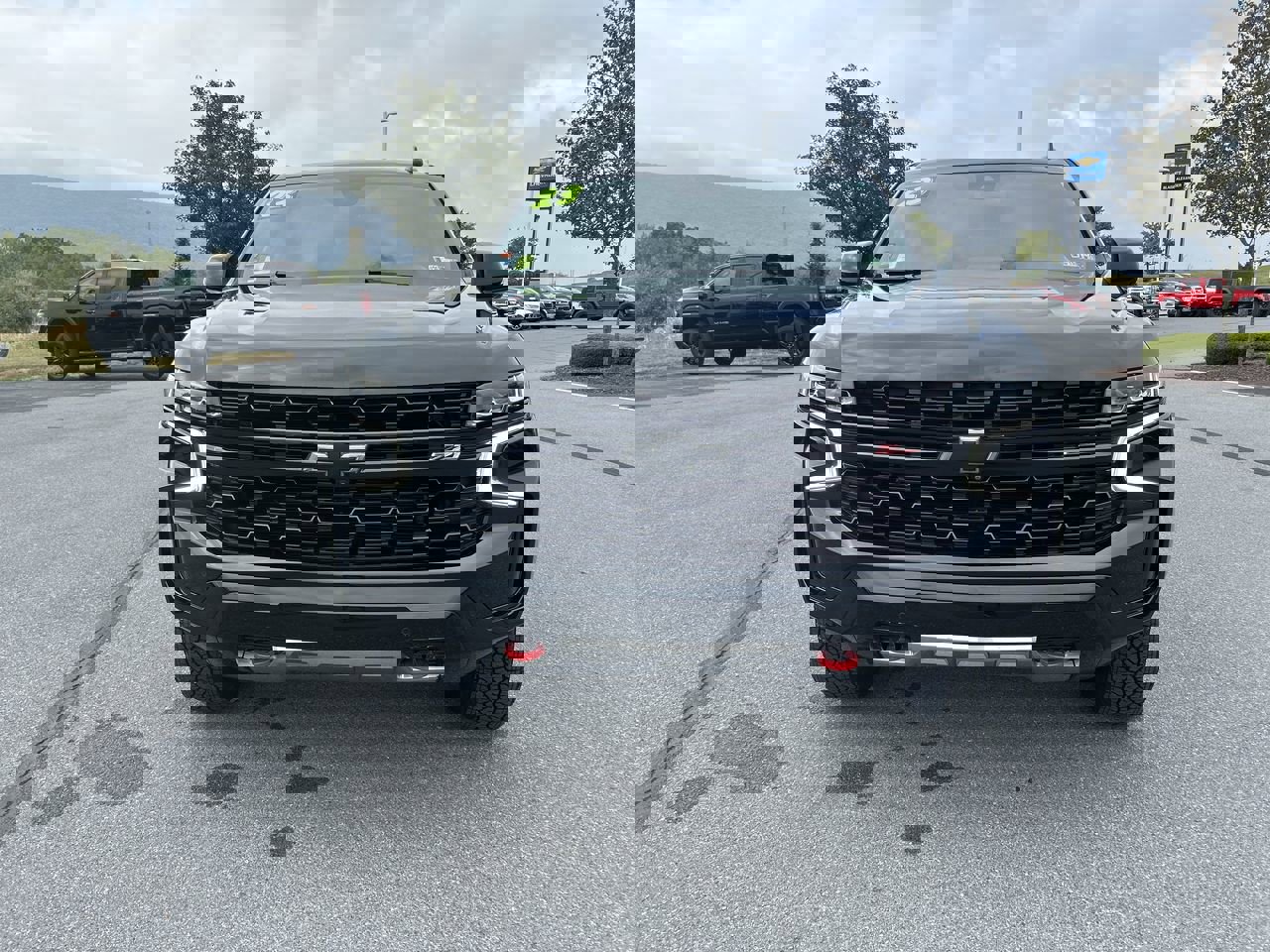 Used 2023 Chevrolet Tahoe Z71 w/ Z71 Off-Road Package image 2