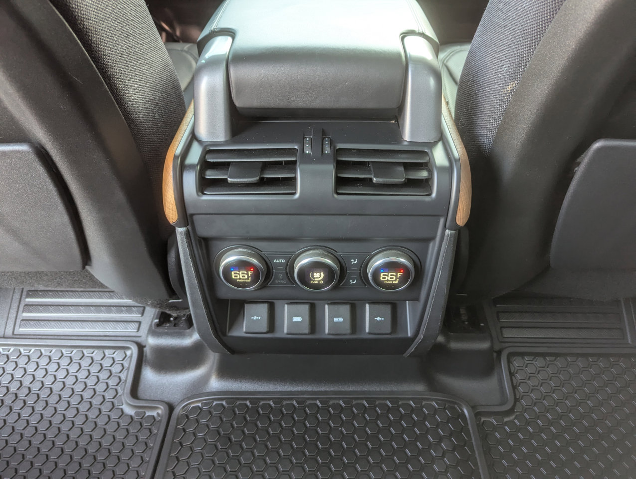 Used 2020 Land Rover Defender 110 X image 41