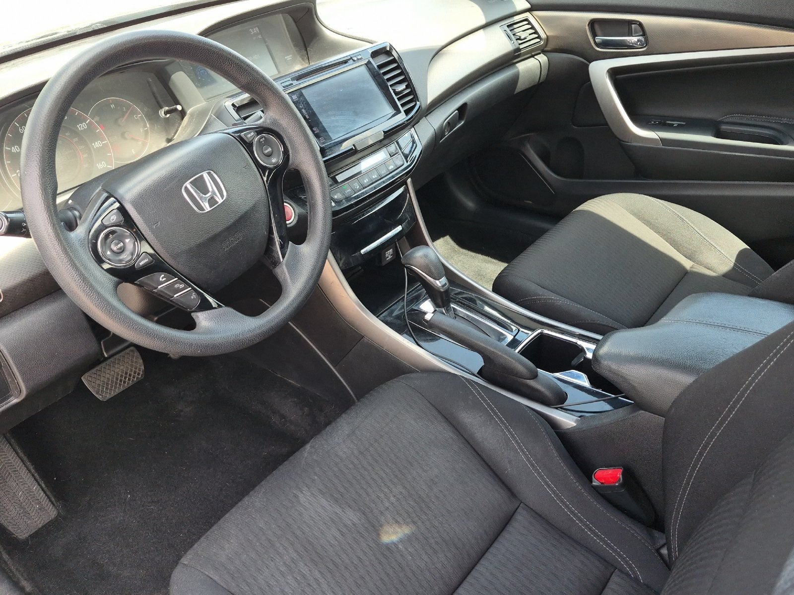 Used 2017 Honda Accord EX image 9