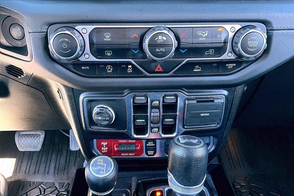 Used 2024 Jeep Wrangler Unlimited Rubicon AWD/4WD image 31