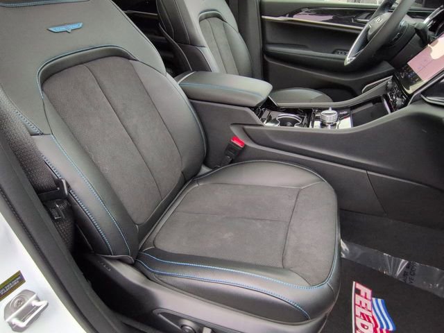 Used 2023 Jeep Grand Cherokee Trailhawk w/ Advanced Protech Group II image 27
