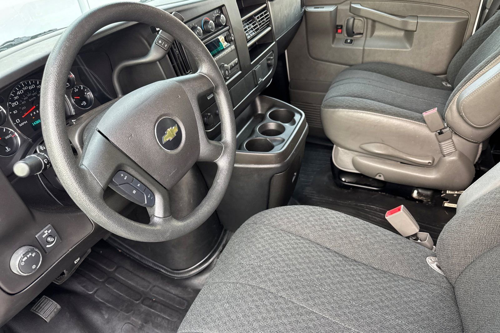 Used 2024 Chevrolet Express 2500 w/ Driver Convenience Package image 9