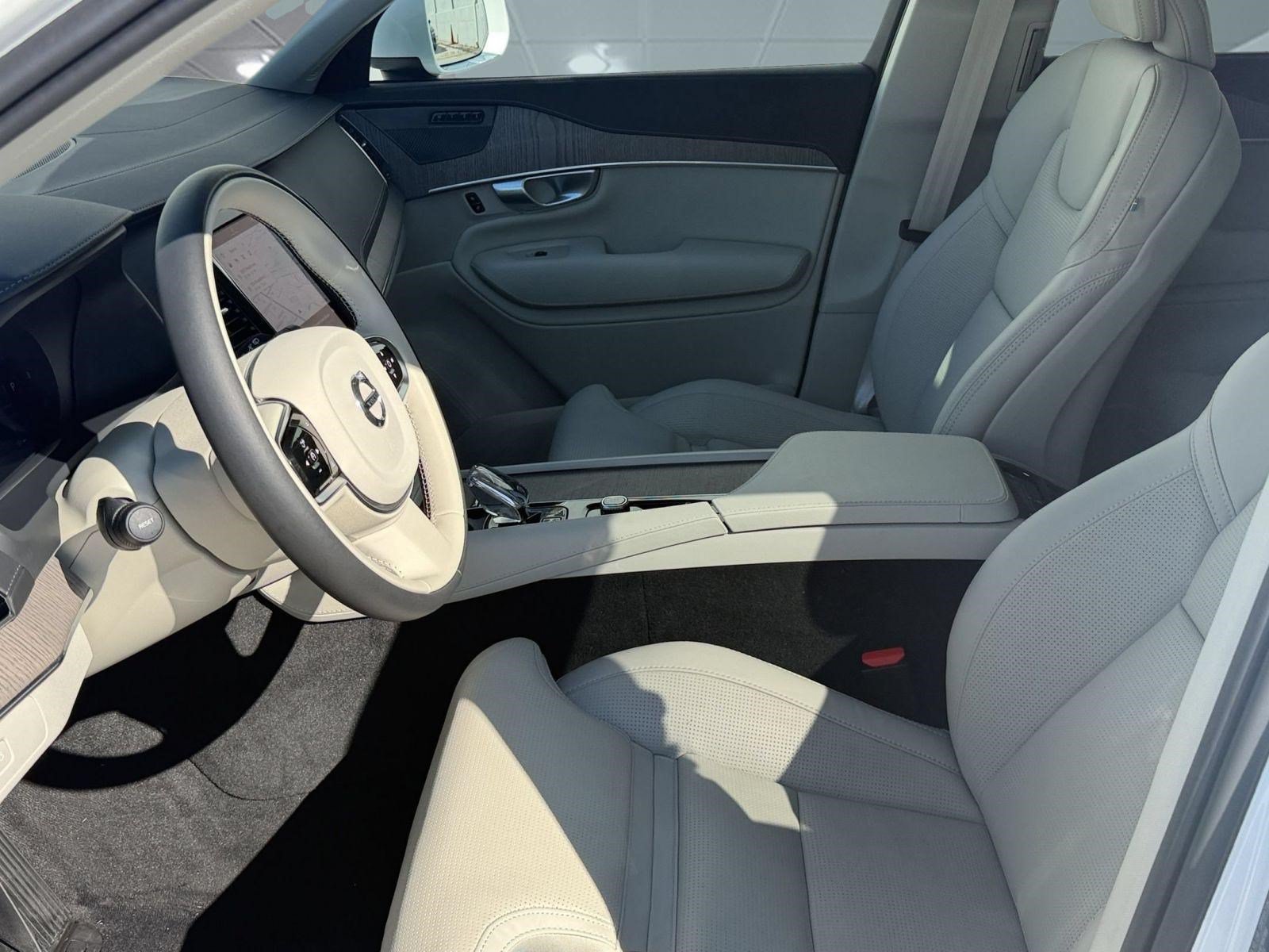 Used 2023 Volvo XC90 B6 Ultimate w/ Protection Package Premier AWD/4WD image 5