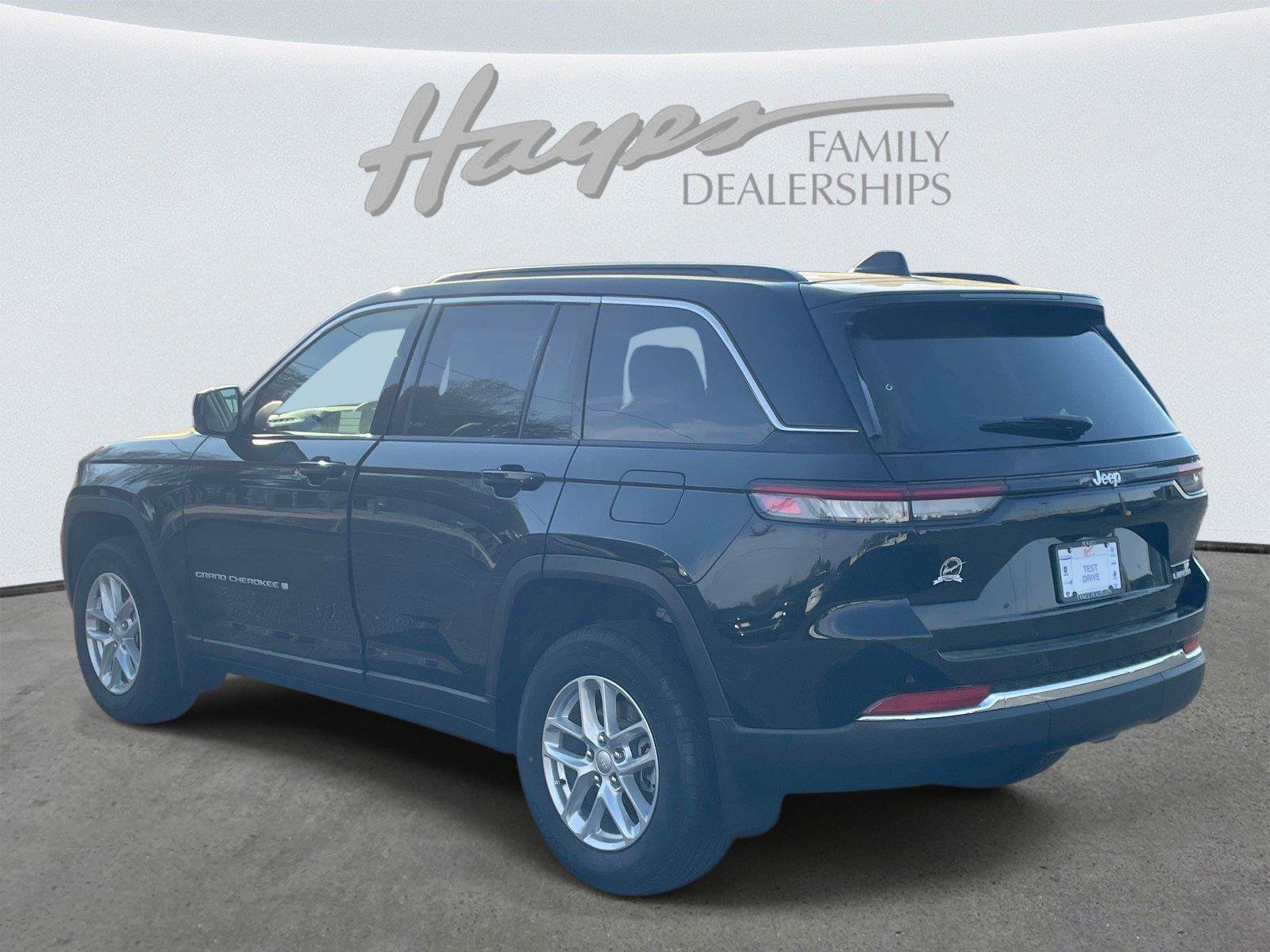 New 2026 Jeep Grand Cherokee Laredo X RWD image 5