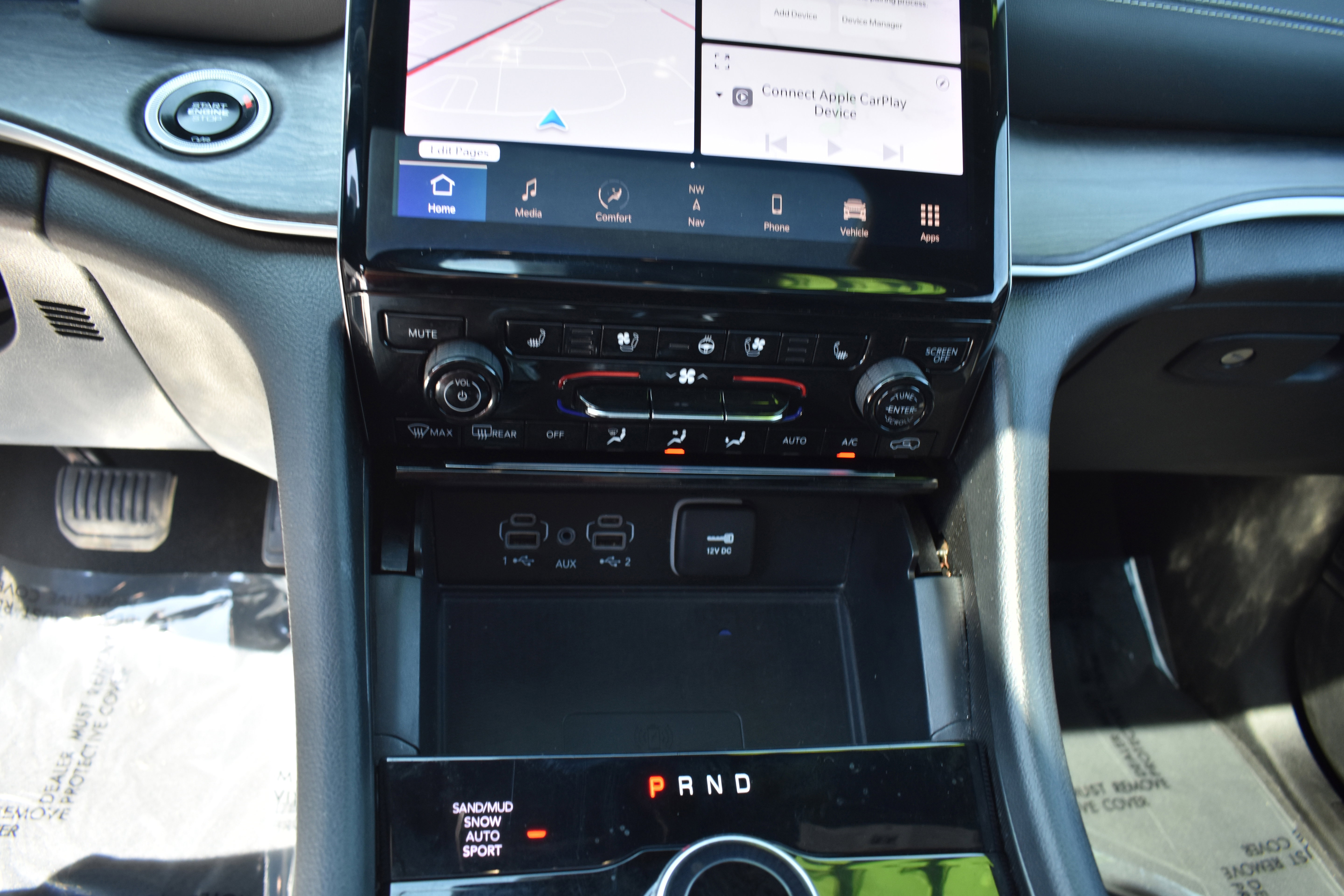 Used 2024 Jeep Grand Cherokee L Limited w/ Luxury Tech Group II image 20