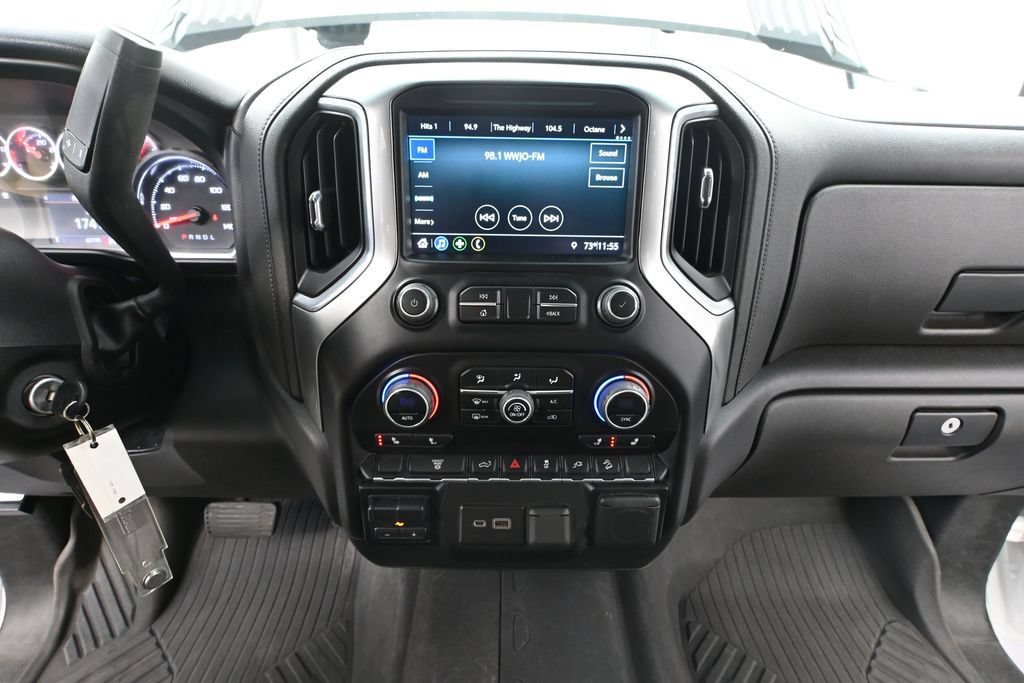Used 2023 Chevrolet Silverado 2500 LT AWD/4WD image 36