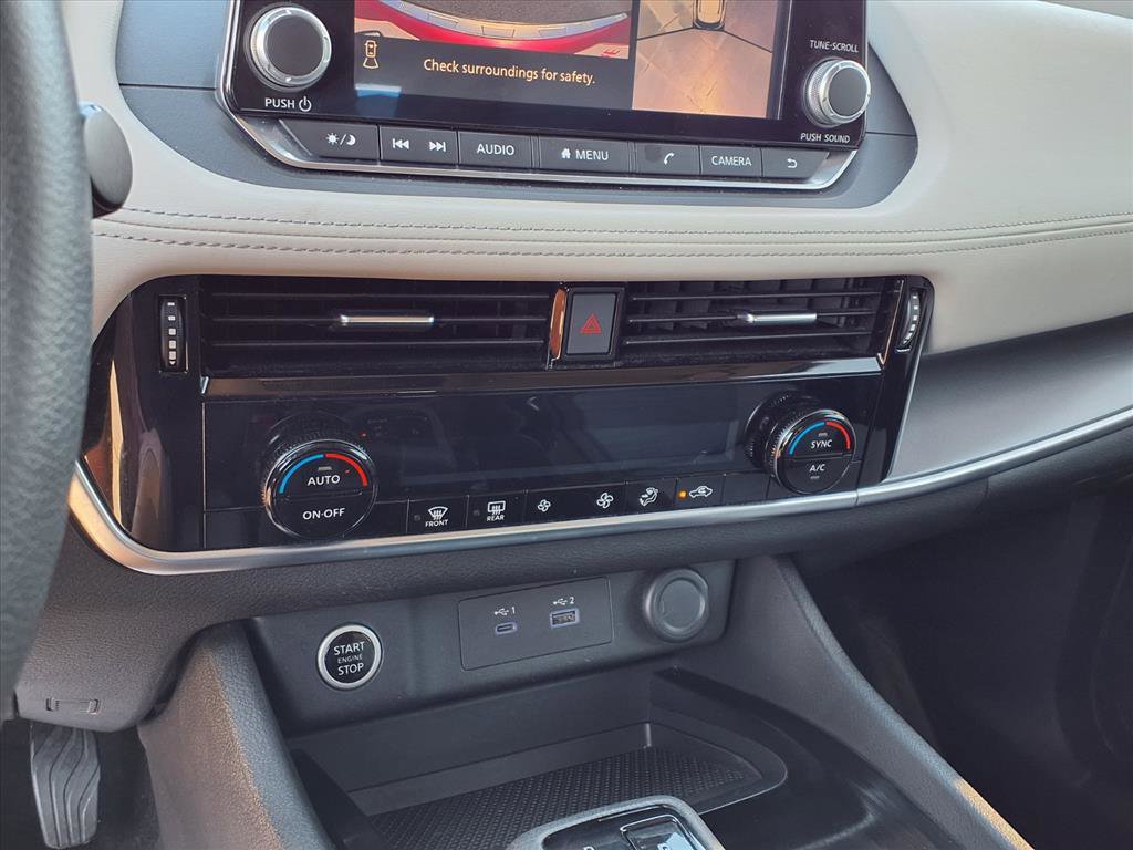 Used 2021 Nissan Rogue SV image 10