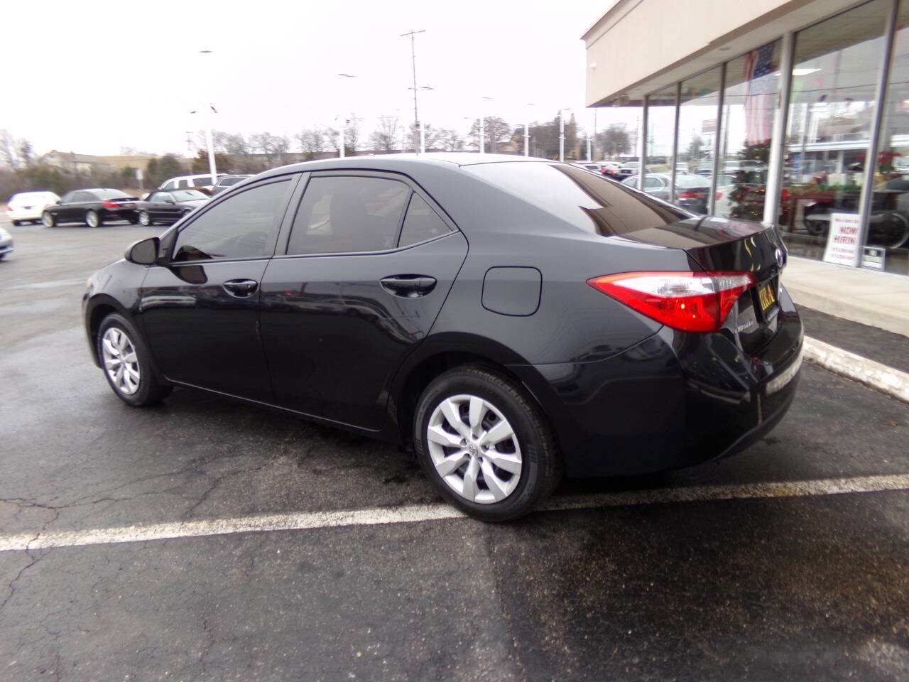 Used 2015 Toyota Corolla LE FWD image 32