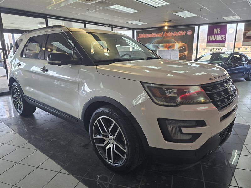 Used 2017 Ford Explorer Sport w/ Equipment Group 401A AWD/4WD image 3