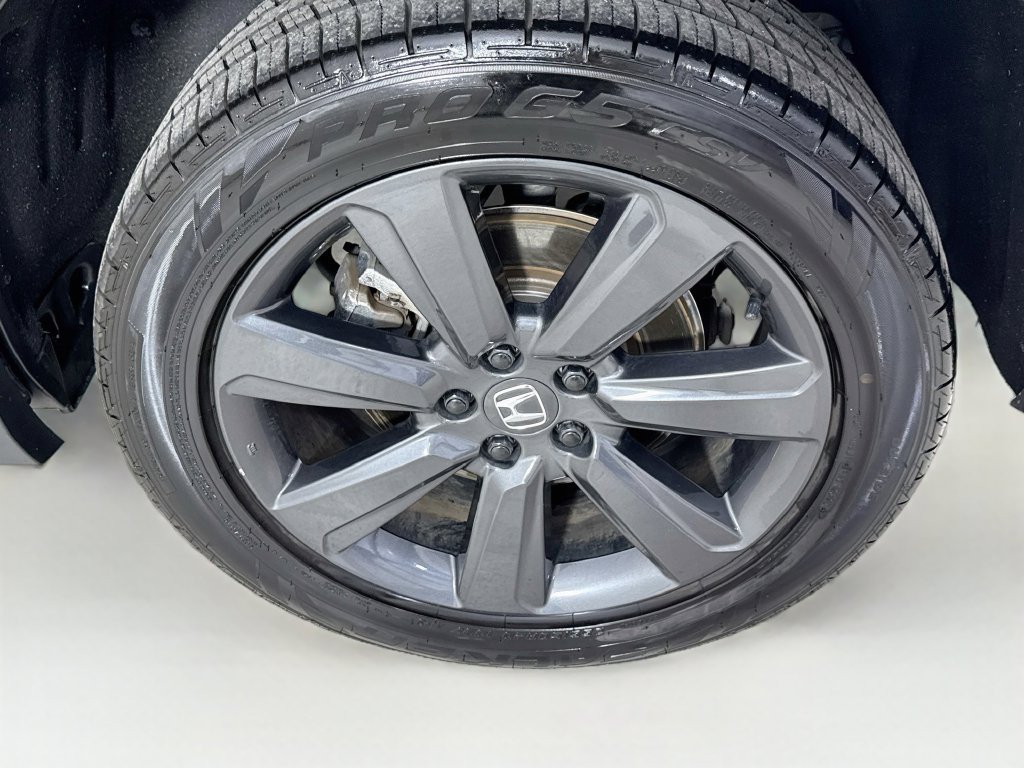 Used 2023 Honda Pilot Sport image 39