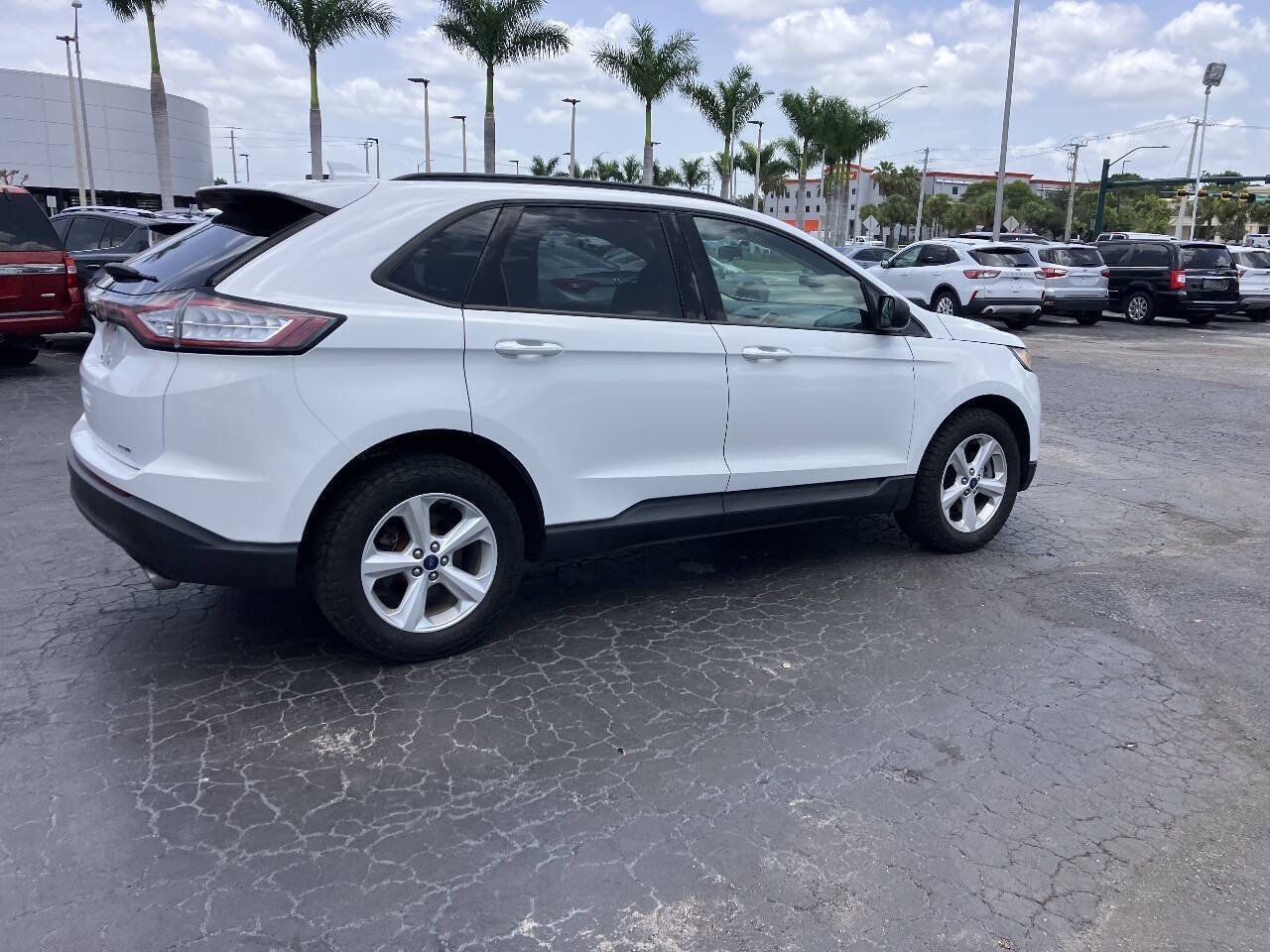 Used 2017 Ford Edge SE AWD/4WD image 5