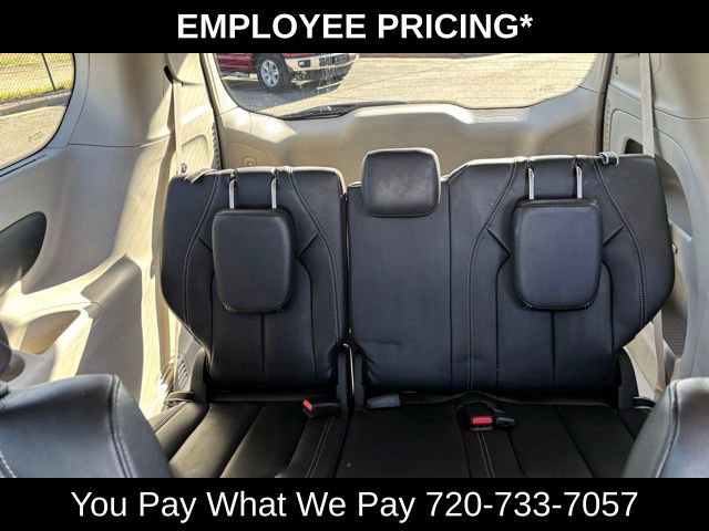 Used 2022 Chrysler Pacifica Touring-L FWD image 17