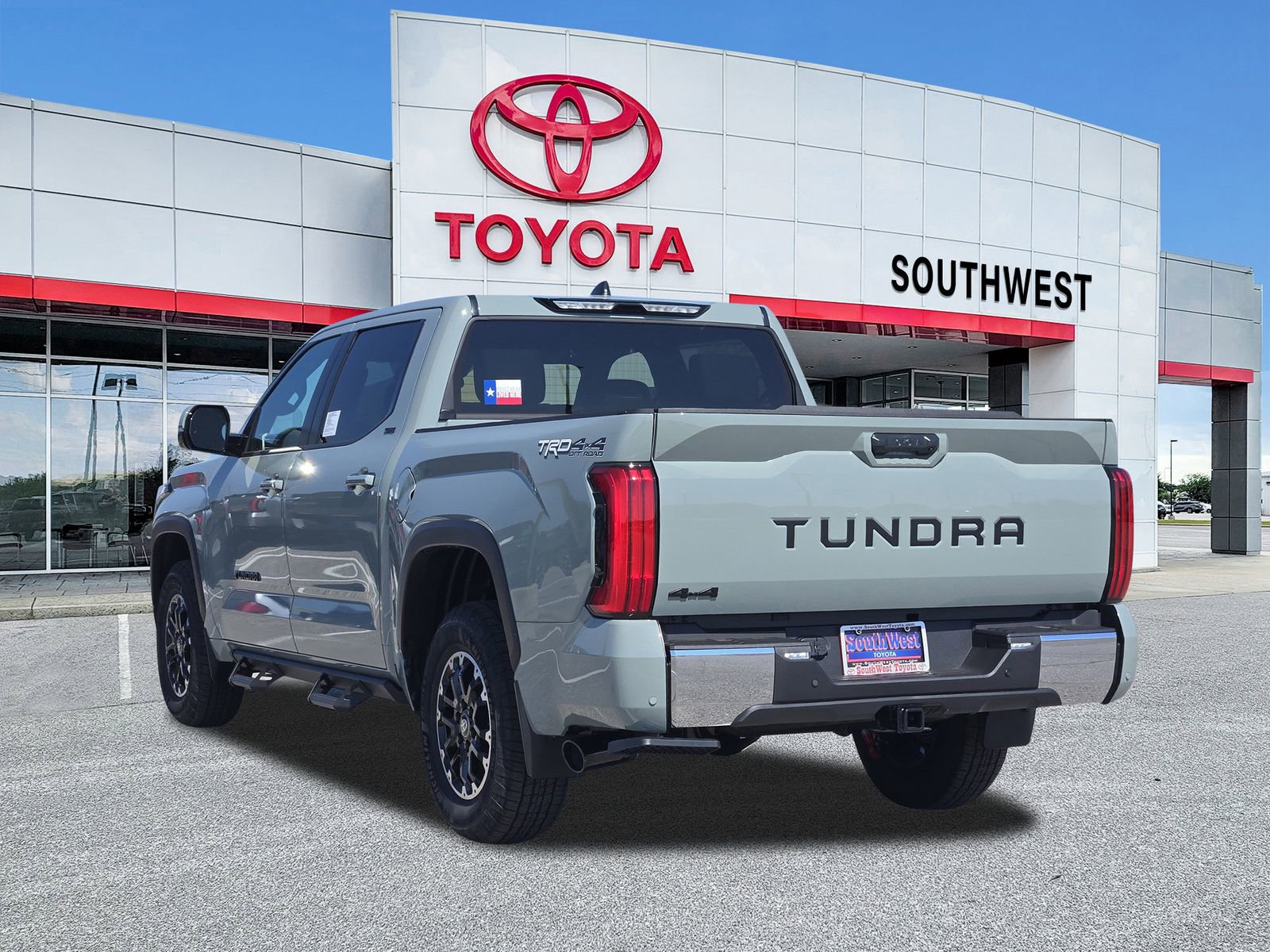 New 2026 Toyota Tundra SR5 w/ TRD Off-Road Premium Package AWD/4WD image 4