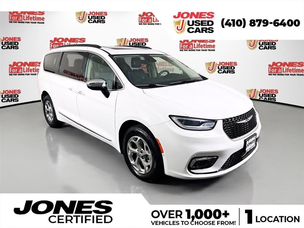 Used 2023 Chrysler Pacifica Limited AWD/4WD image 1