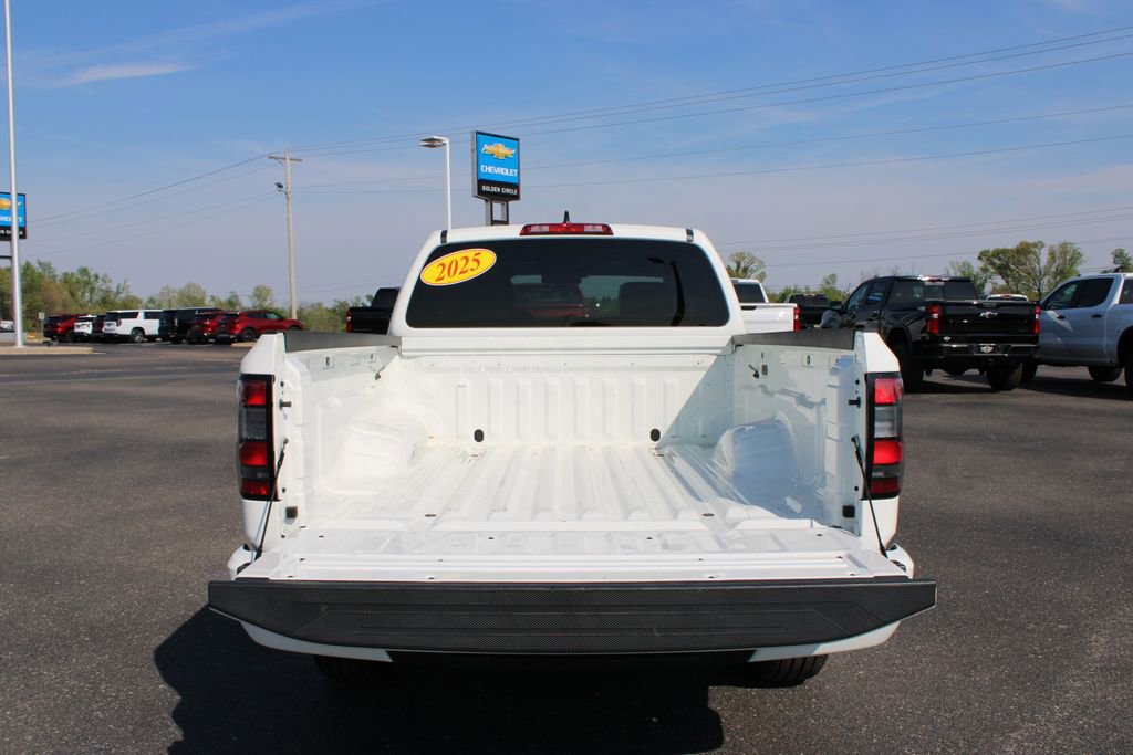 Used 2025 Nissan Frontier SV image 14