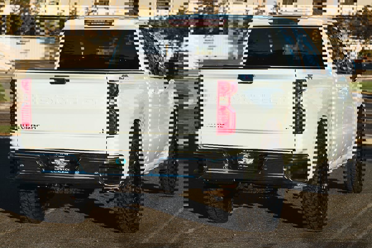 Used 2019 Chevrolet Silverado 1500 LT w/ Convenience Package image 12