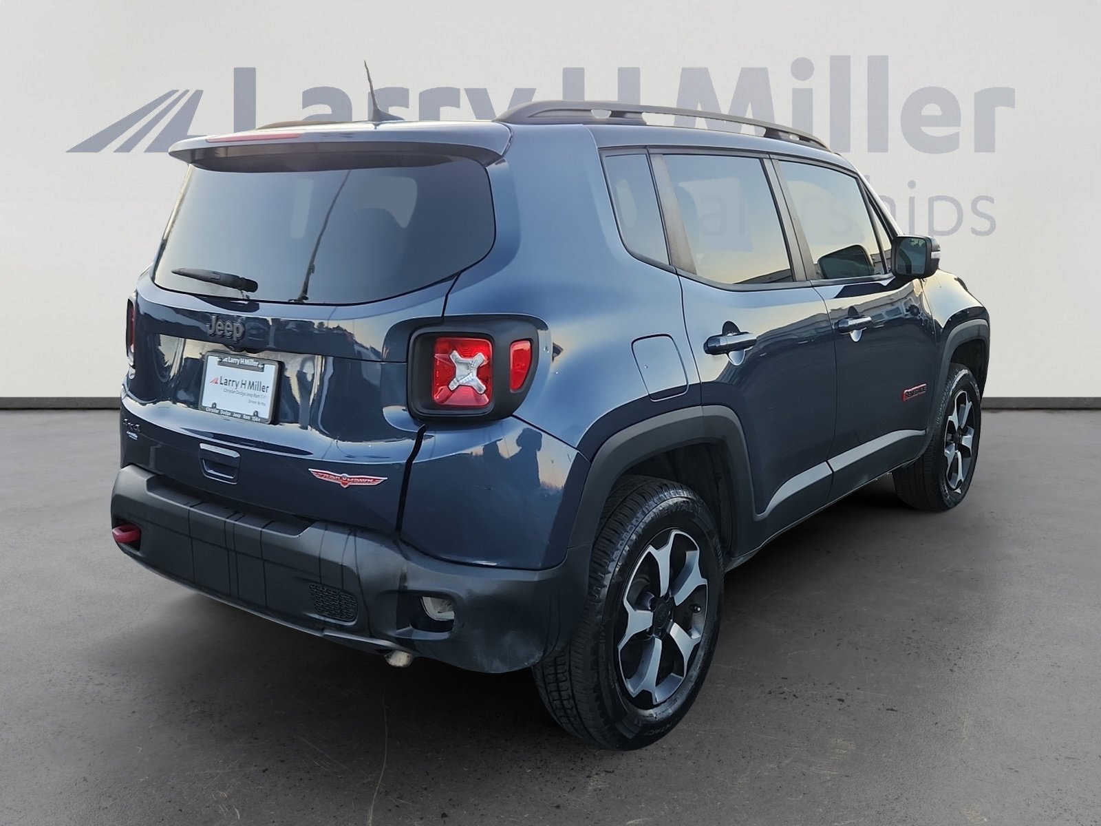 Used 2021 Jeep Renegade Trailhawk image 6