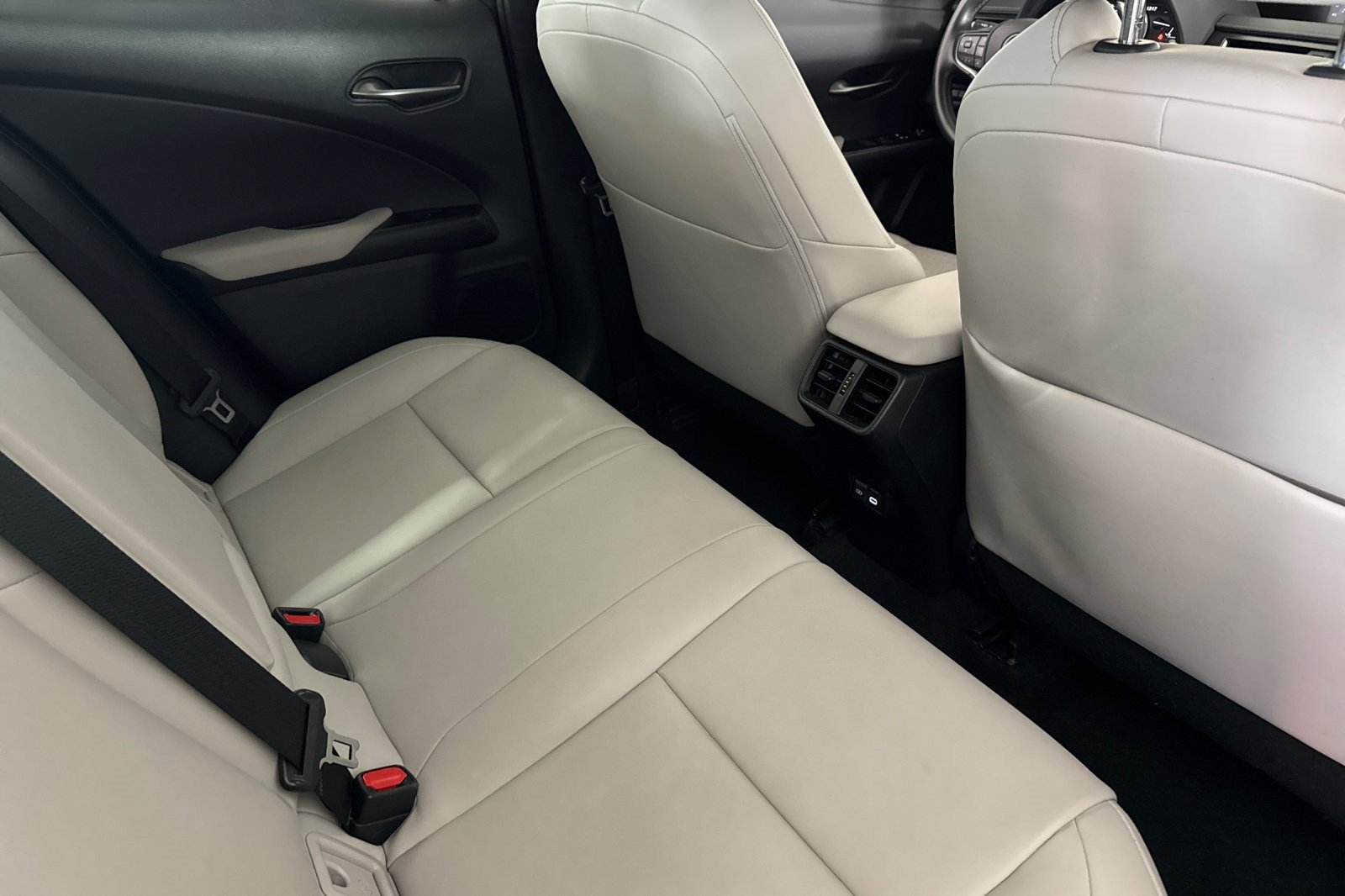 Used 2021 Lexus UX 250h w/ Accessory Package (Z1) AWD/4WD image 31