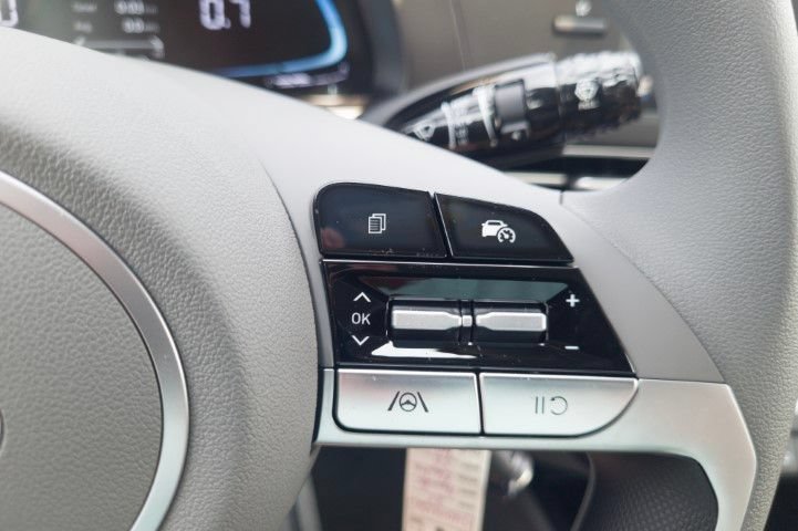 New 2026 Hyundai Elantra SE FWD image 24
