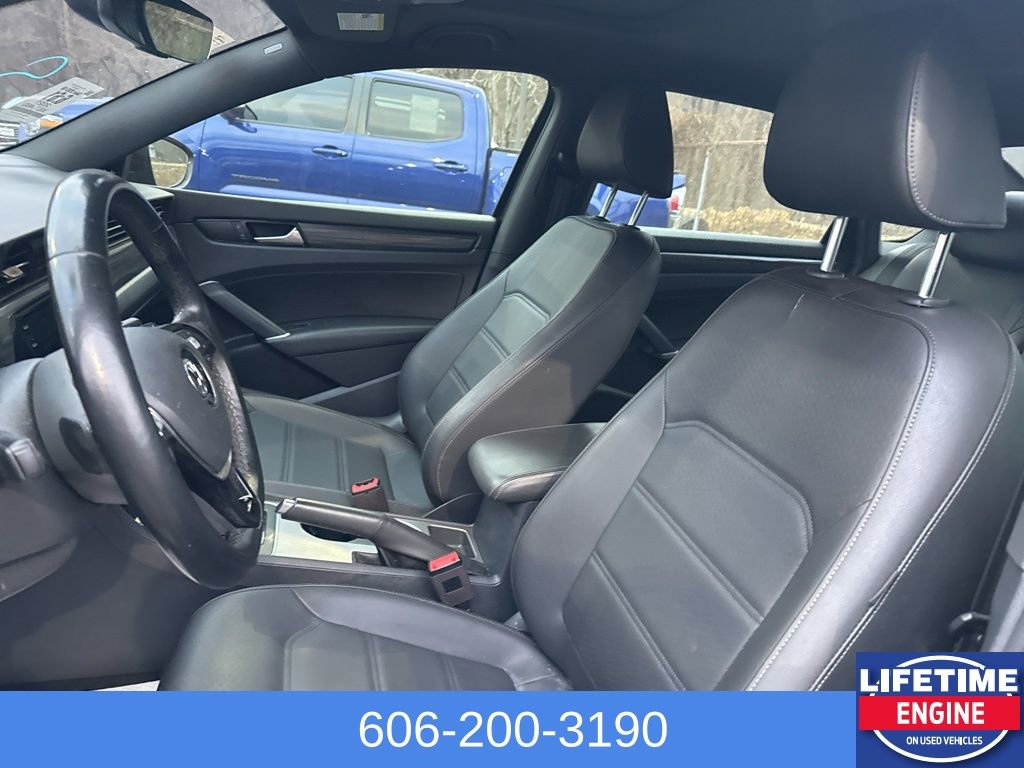 Used 2021 Volkswagen Passat 2.0T R-Line image 22