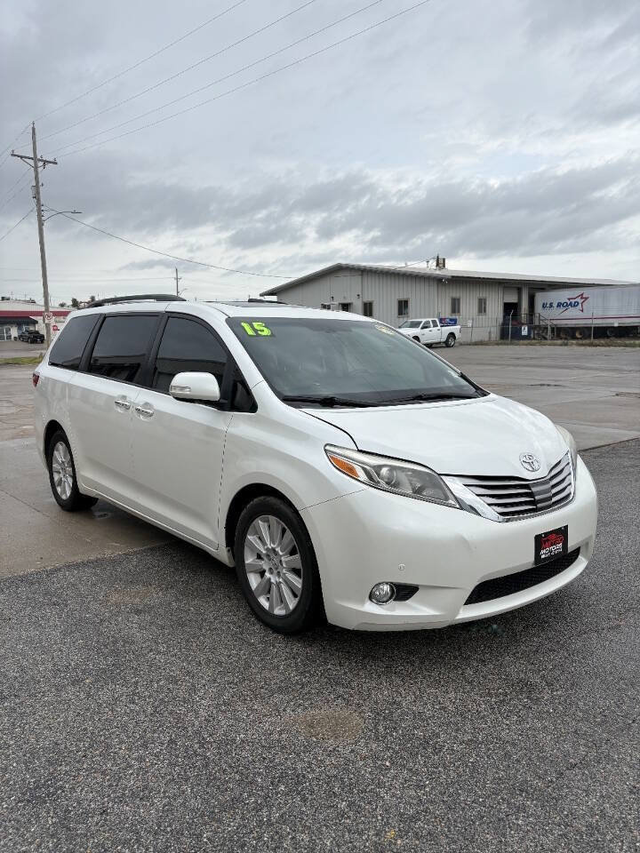 Used 2015 Toyota Sienna Limited Premium w/ Advanced Technology Package FWD image 2
